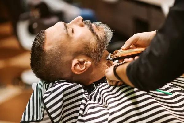 Bart Trends 2024: Ist Bart tragen noch in? - Männerbärte 2024: Die Top Bartfrisuren & Pflegetipps